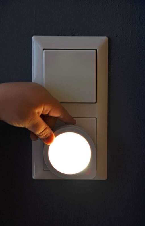 Lampa de veghe profesionala Brennenstuhl cu intrerupator si lumina LED - imagine 2