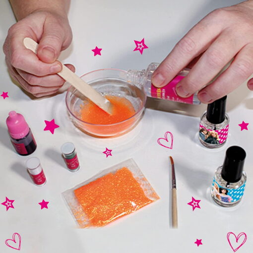 Kit oja care isi schimba culoarea - Barbie, LISCIANI, L97982, 8008324097982 - imagine 2